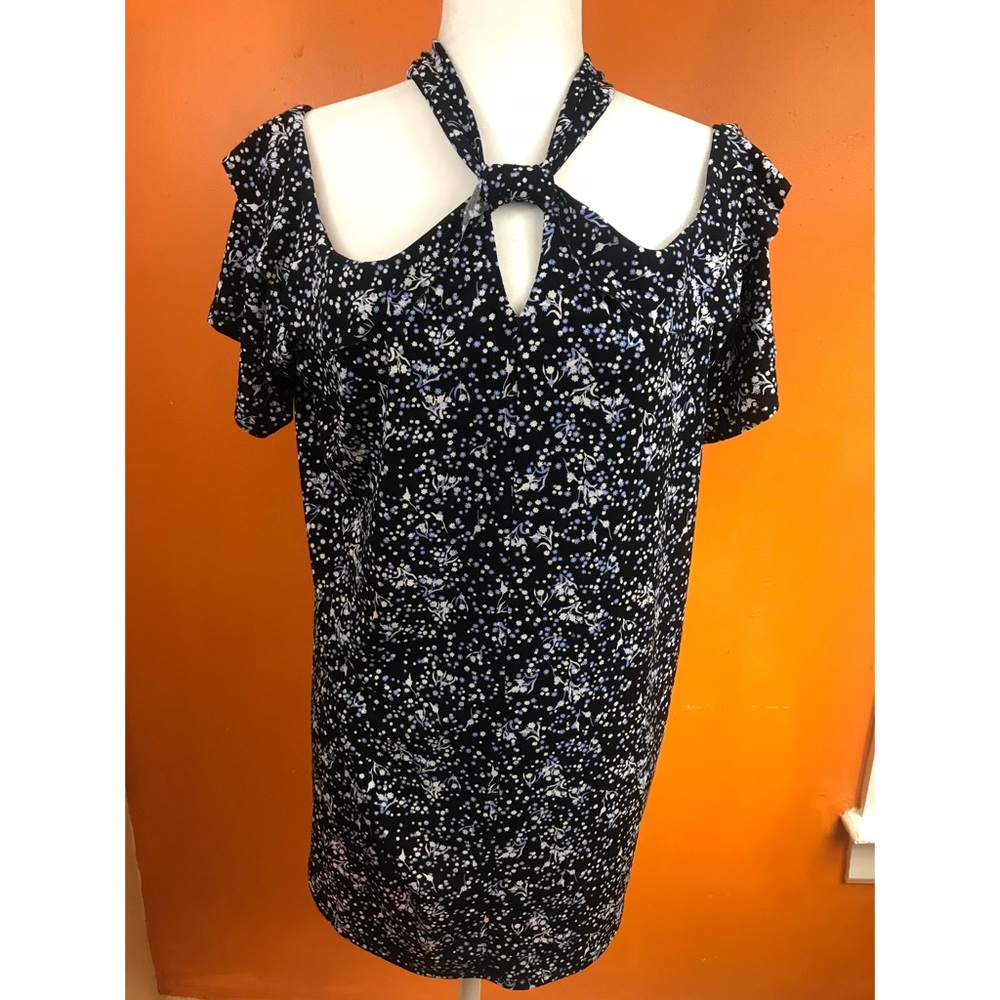 MOTHERHOOD: maternity flower print shirt